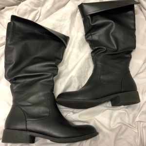 American Eagle Outfitters Black tall style size 8.5